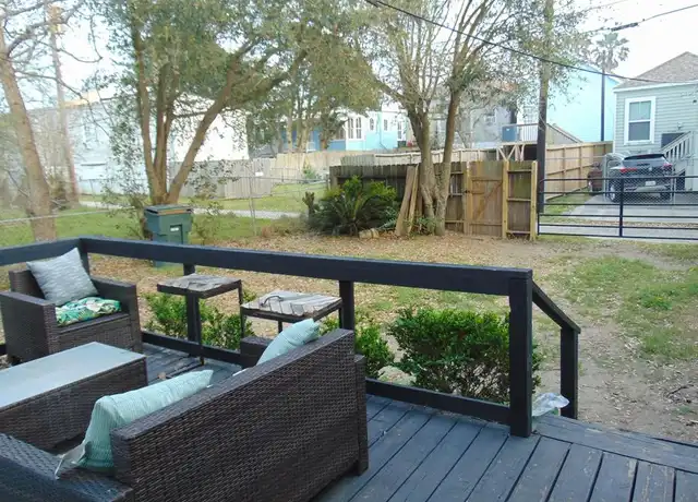 Property at 1023 Avenue L Unit 2, Galveston, TX, 77550, 1 bed, 1 bath, [object Object]
