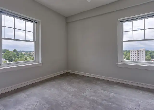 Photo of 181 N Main St, Suffolk, VA 23434