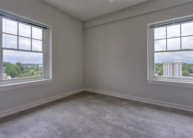 Photo of 181 N Main St, Suffolk, VA 23434