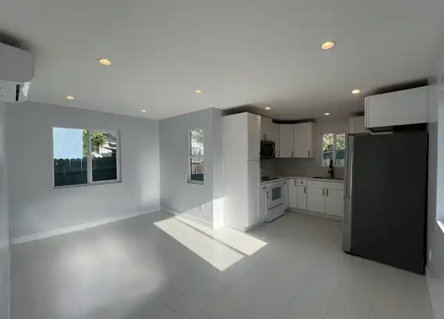 Property at 2821 Knode St, Torrance, CA, 90501, 2 beds, 1 bath, [object Object]