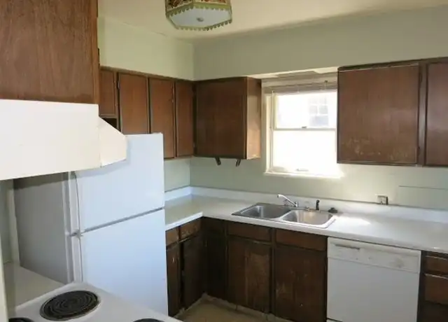 Property at 521 N Forest St Unit 1, Bellingham, WA, 98225, 6 beds, 2 baths, [object Object]