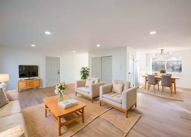 Property at 450 6th St NE #20, East Wenatchee, WA, 98802, 2 beds, 1 bath, [object Object]