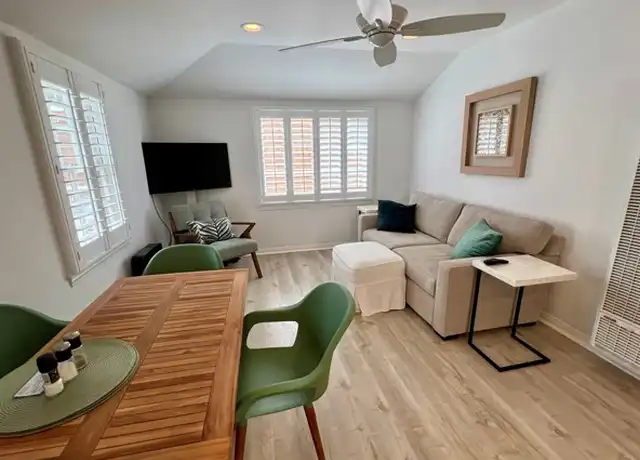 Property at 207 Emerald Ave, Newport Beach, CA, 92662, 1 bed, 1 bath, [object Object]