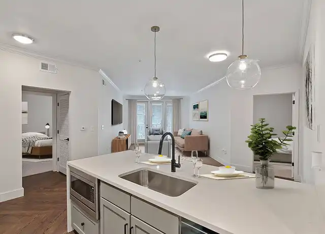 Property at 552 Gillette St Unit SS1, Houston, TX, 77019, 1 bed, 1 bath, [object Object]