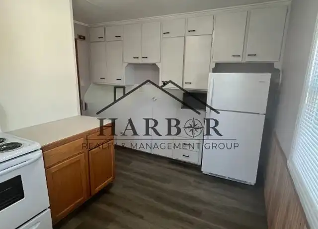 Property at 1300 2nd Ave SW Unit 2, Austin, MN, 55912, 2 beds, 1 bath, [object Object]