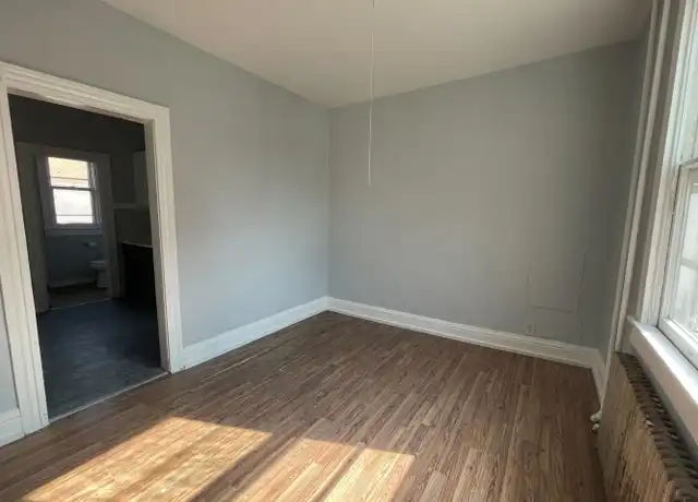 Property at 2424-2426 W Greenfield Ave Unit Lower Rear, Milwaukee, WI, 53204, 1 bed, 1 bath, [object Object]