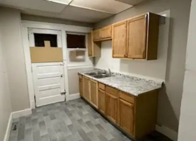 Property at 563 E 118th St, Cleveland, OH, 44108, 1 bed, 1 bath, [object Object]
