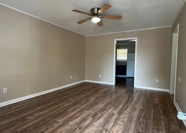 Property at 802 Lessman Cir SW Unit 852, Cullman, AL, 35055, 2 beds, 1 bath, [object Object]