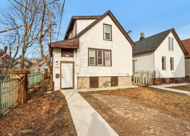 Property at 1653 N Arlington Pl Unit Rear Cottage, Milwaukee, WI, 53202, 3 beds, 2 baths, [object Object]