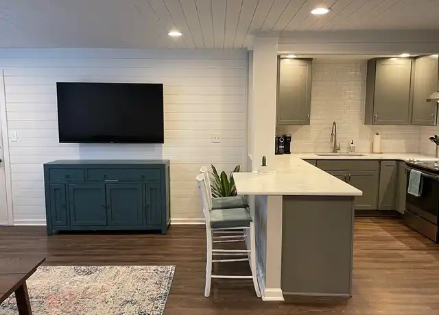 Property at 4266 Roswell Rd NE Unit H2, Atlanta, GA, 30342, 2 beds, 1 bath, [object Object]
