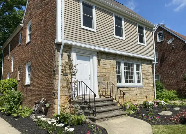 Property at 2400 Ashurst Rd Unit upstairs, University Heights, OH, 44118, 4 beds, 1.5 baths, [object Object]