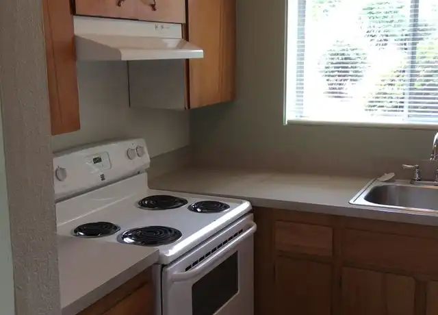 Property at 11850 SE 26th Ave Unit 103, Milwaukie, OR, 97222, 2 beds, 1 bath, [object Object]
