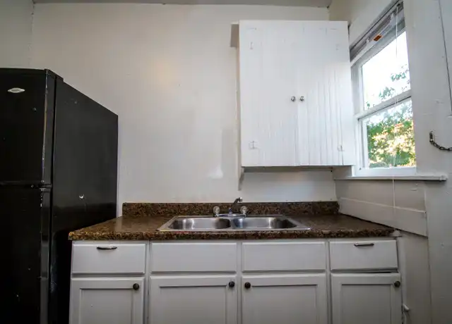 Property at 111 S Olive St Unit B, San Antonio, TX, 78203, 1 bed, 1 bath, [object Object]