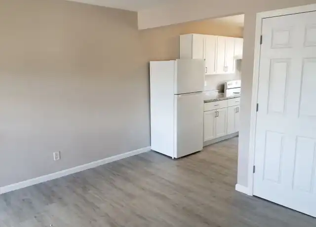 Property at 1422 Rose St Apt 6, La Crosse, WI, 54603, 2 beds, 1 bath, [object Object]