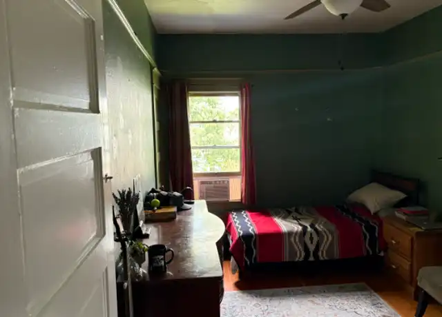 Property at 5123 SE Hawthorne Blvd, Portland, OR, 97215, 1 bed, 1 bath, [object Object]