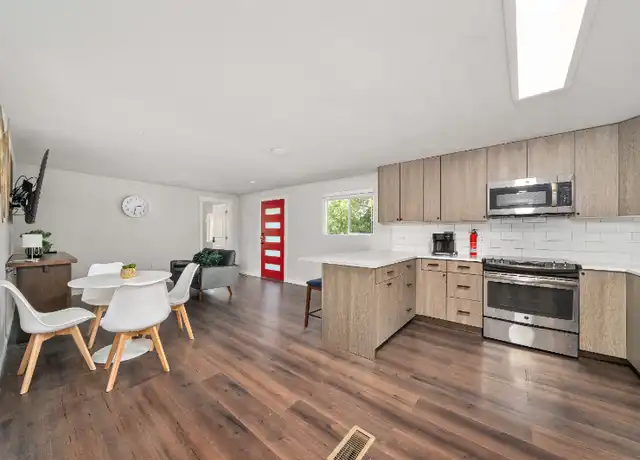 Property at 20621 92nd Ave S Unit 2, Kent, WA, 98031, 3 beds, 3 baths, [object Object]