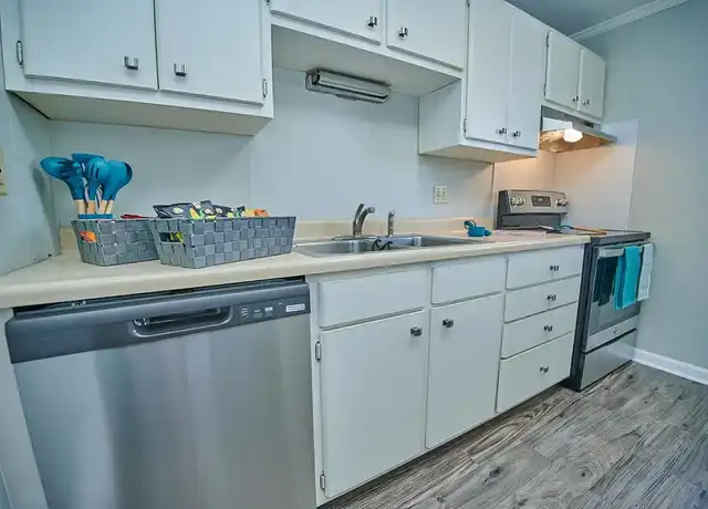 Property at Seven Oaks Apartments - 1227 Van Voorhis Rd, Morgantown, WV, 26505, 2 beds, 1 bath, [object Object]