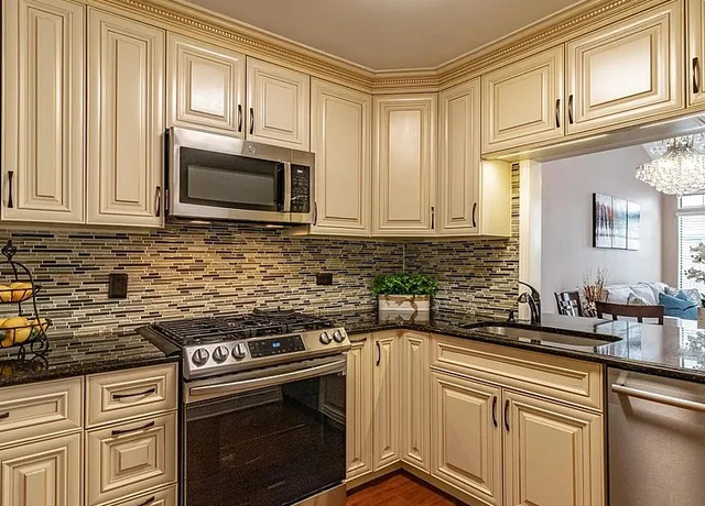 Photo of 230 Woodstone Cir, Buffalo Grove, IL 60089