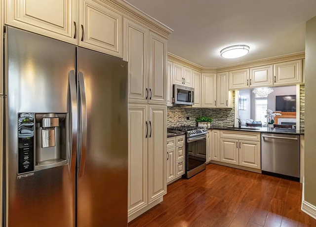 Photo of 230 Woodstone Cir, Buffalo Grove, IL 60089
