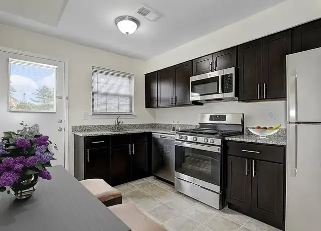 Property at Hempstead Gardens - 7 Hempstead Dr, Somerset, NJ, 08873, 1 bed, 1 bath, [object Object]