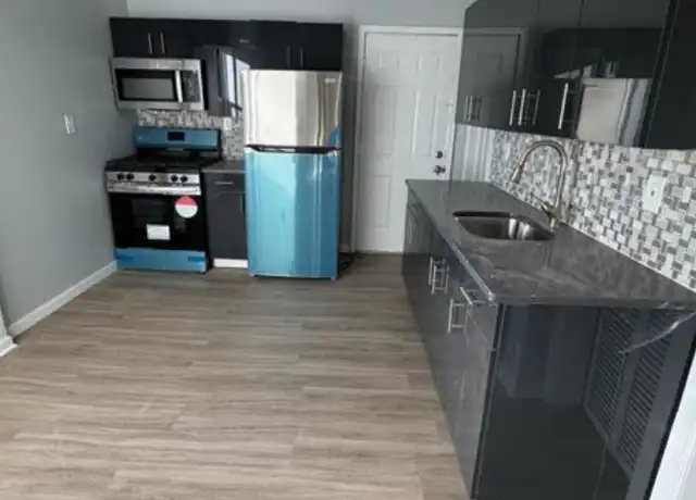 Property at 455 Main St Unit 3L, Bridgeport, CT, 06604, 3 beds, 1 bath, [object Object]