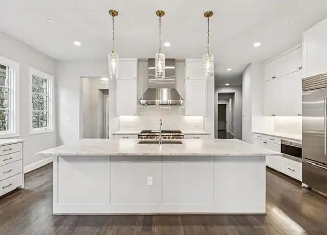 Property at 8 Comillas Dr, Roanoke, TX, 76262, 4 beds, 4.5 baths, [object Object]