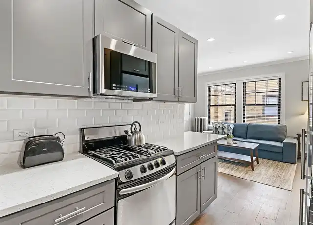 Property at 931-39 West Oakdale Apartments - 931 W Oakdale Ave, Chicago, IL, 60657, 1 bed, 1 bath, [object Object]