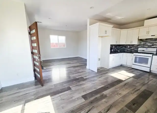 Property at 130 E 104th St, Los Angeles, CA, 90003, 5 beds, 3 baths, [object Object]
