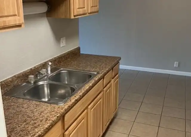 Property at 6517 N Lexington Dr Unit 211, Peoria, IL, 61614, 1 bed, 1 bath, [object Object]