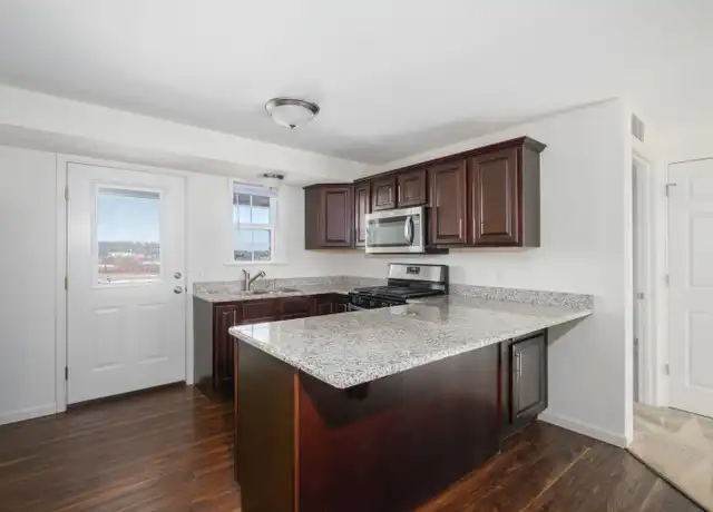Property at 274 Oakridge Dr, Mountville, PA, 17554, 1 bed, 1 bath, [object Object]
