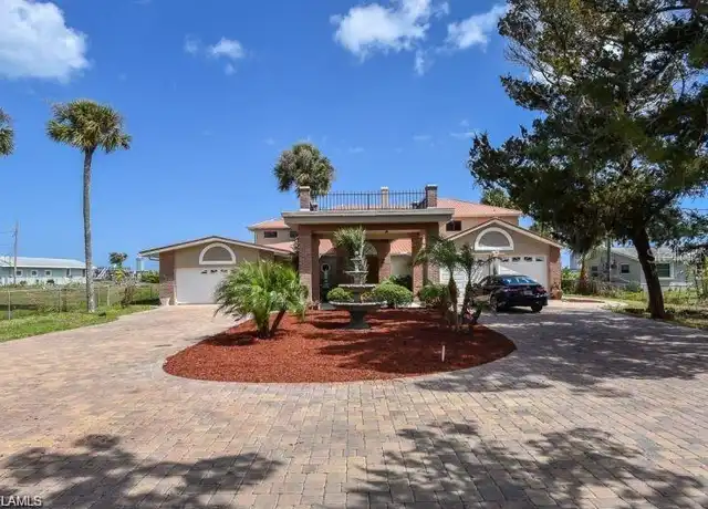Property at 2301 S Palmetto Ave, South Daytona, FL, 32119, 5 beds, 4.5 baths, [object Object]