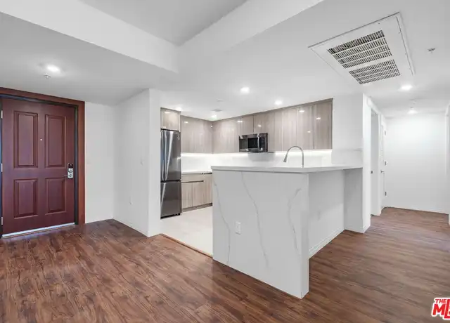 Property at 5245 Santa Monica Blvd Unit 321, Los Angeles, CA, 90029, 2 beds, 2 baths, [object Object]