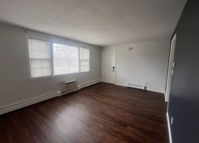 Property at 4 Myles Standish Dr #8, Haverhill, MA, 01835, 2 beds, 1 bath, [object Object]