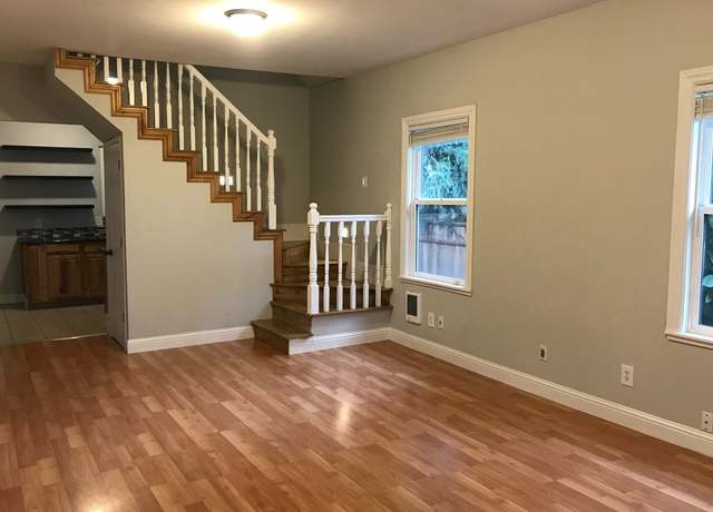 Photo of 1016 NE 3rd Ave, Camas, WA 98607