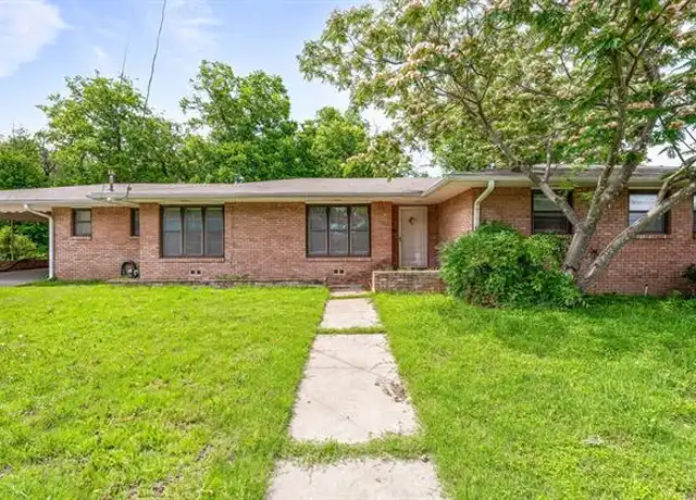 Property at 905 W Tarleton St, Stephenville, TX, 76401, 4 beds, 3 baths, [object Object]