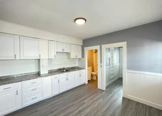 Property at 559 Silver St Unit 3, Manchester, NH, 03103, 3 beds, 1 bath, [object Object]
