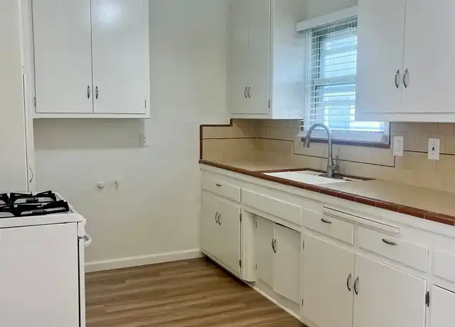 Property at 105 W Sycamore Ave, El Segundo, CA, 90245, 1 bed, 1 bath, [object Object]