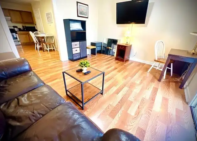 Property at 140 Orlando Dr Unit 5, Metairie, LA, 70003, 2 beds, 1 bath, [object Object]