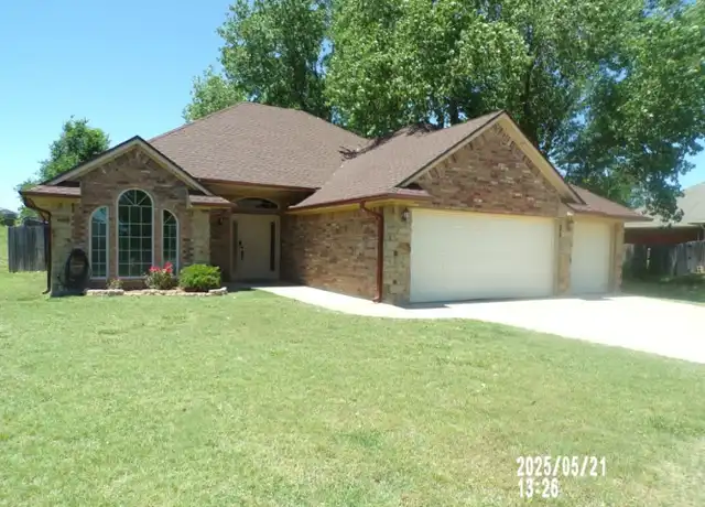 Property at 27 NE Summerwood Dr, Elgin, OK, 73538, 4 beds, 2 baths, [object Object]