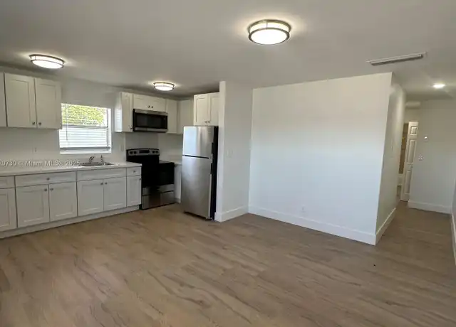 Property at 5841 SW 36th Ct Unit 201, Davie, FL, 33314, 2 beds, 1 bath, [object Object]