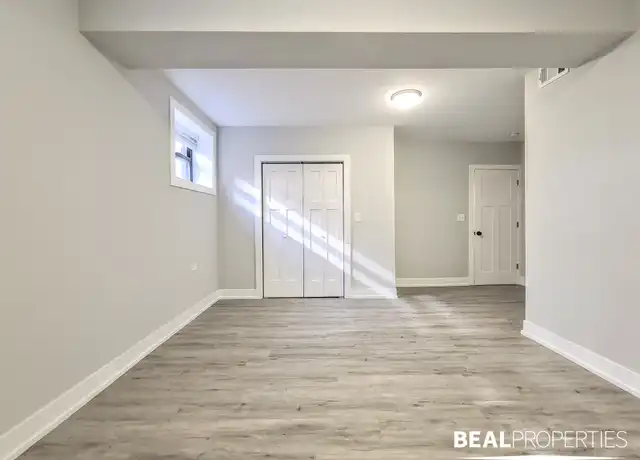 Property at 819 W Waveland Ave, Chicago, IL, 60613, 2 beds, 1 bath, [object Object]