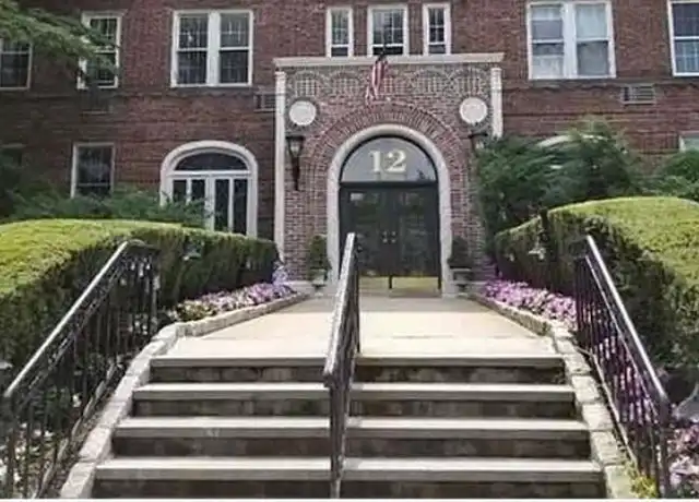 Property at 12 Hamilton Pl Unit D-12, Garden City, NY, 11530, 1 bed, 1 bath, [object Object]