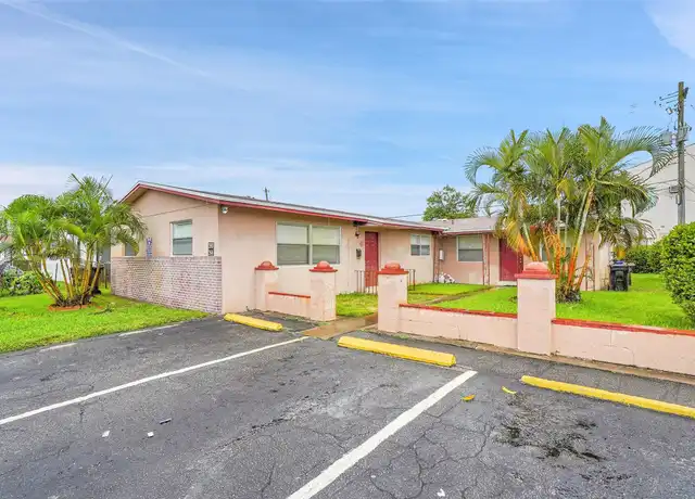 Property at 420 SW 27th Ter, Fort Lauderdale, FL, 33312, 2 beds, 1 bath, [object Object]