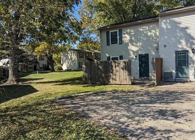Property at 607 English Creek Ct Unit B, Champaign, IL, 61821, 2 beds, 1.5 baths, [object Object]