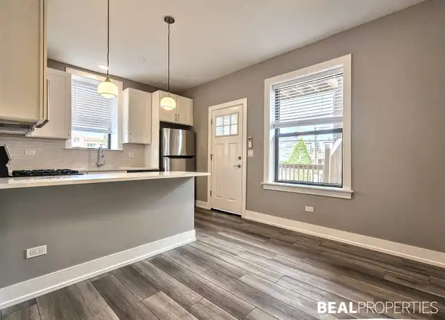 Property at 3941 N Janssen Ave Unit 2 bed, Chicago, IL, 60613, 2 beds, 1 bath, [object Object]