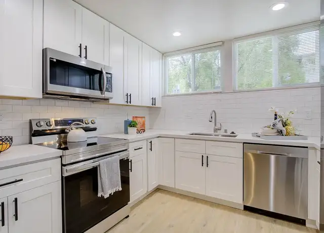 Photo of 510 Crest View Ave, Belmont, CA 94002