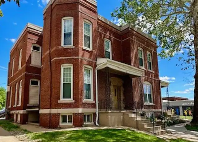 Property at 563 S 26th Ave Unit 5, Omaha, NE, 68105, 1 bed, 1 bath, [object Object]