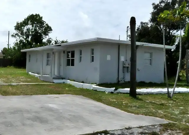 Property at 1007 Avenue M, Fort Pierce, FL, 34950, 3 beds, 1 bath, [object Object]