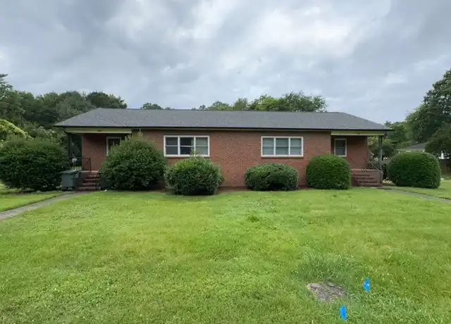 Property at 2112 N Stewart Ave, Newton, NC, 28658, 2 beds, 1 bath, [object Object]