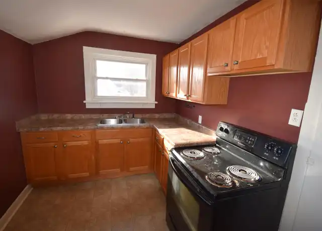 Property at 374 Forest Ave, Fond du Lac, WI, 54935, 2 beds, 1 bath, [object Object]